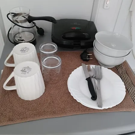 The Real Cave 3* Adamantas (Milos)