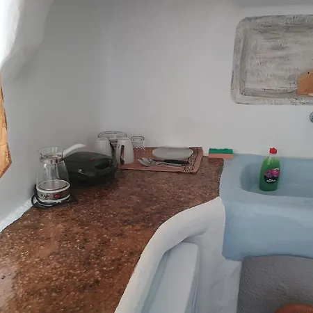 The Real Cave Apart Otel Adamantas (Milos)