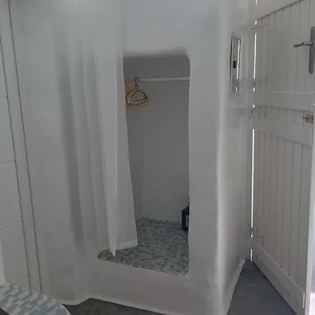 The Real Cave Apart Otel Adamantas (Milos)